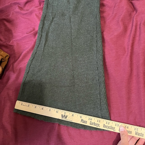 AE Waffle Super High Waisted Flare Pants; Size Medium; Color Forest Green 3rdpic - Picture 6 of 8